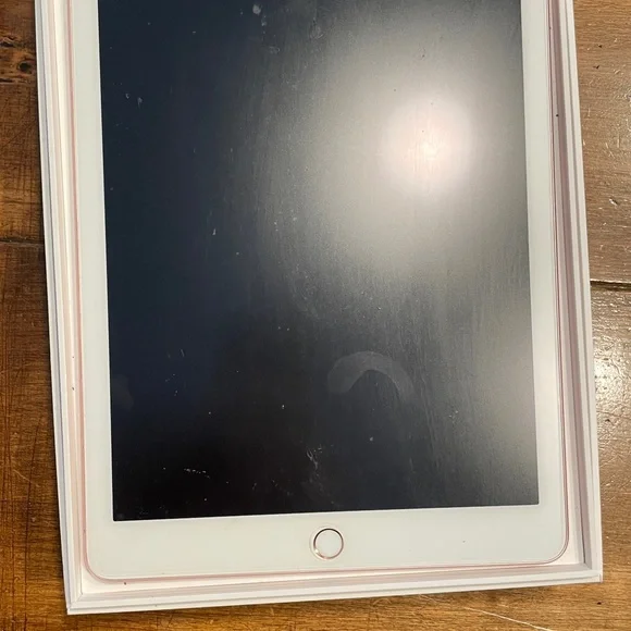 Apple ipad - Picture 2 of 5